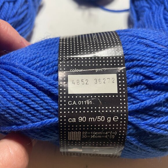 Yarn bundle in DK weight, mostly wool 6+ skeins - Picture 3 of 9